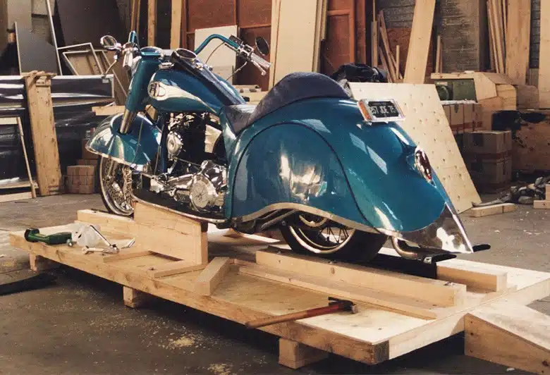 L’idole des jeunes, Johnny Halliday Nous a confié l’expédition de son Harley Davidson